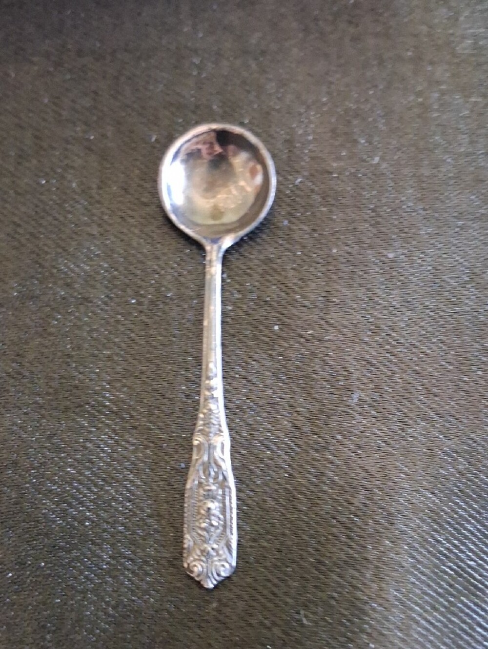 WESTMORLAND Silver Salt Cellar and Spoon Set - Silver - Picture 3 of 5